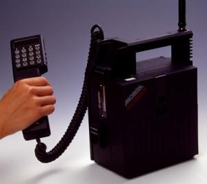 Когда был сделан первый мобильный телефон